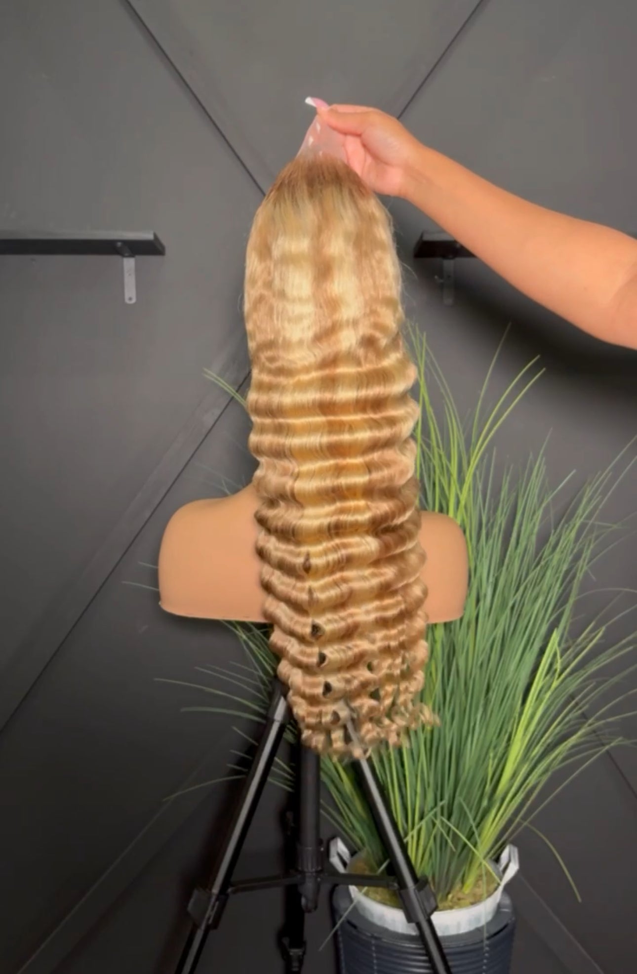 SALE WIGS